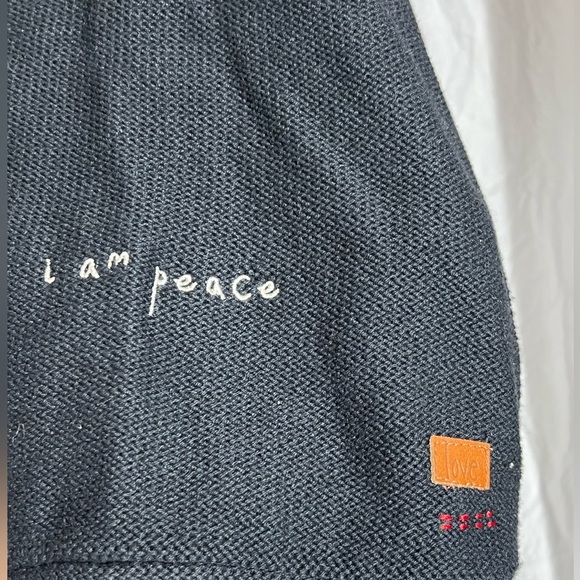 Peace Love World fun sweater - Picture 2 of 4